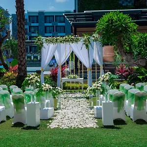 courtyard-by-marriott-bali-seminyak.ubudhotelsnow.com/